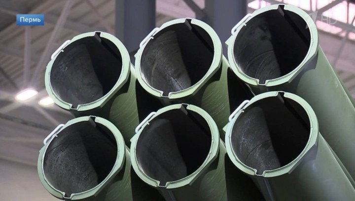 Close-up view of the six launch tubes of the Sarma 300mm rocket system shown in Perm. (Source: Army Recognition)