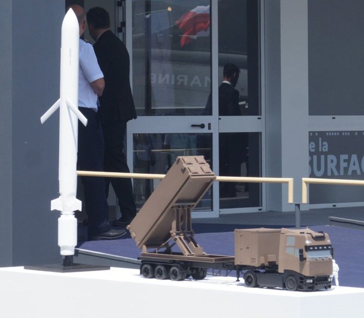 Model of the French land-based cruise missile (LCM) and its launcher showcased at the Paris Air Show in Le Bourget, June 2025. (Source: Łukasz Pacholski)