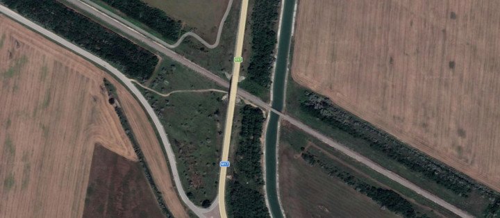 The road and railway bridges near the village of Rozdolne in occupied Crimea before they were damaged in reported Ukrainian strikes. (Source: Google Maps)