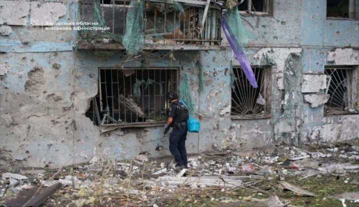 Aftermath of a Russian guided aerial bomb attack on Zaporizhzhia. (Source: Zaporizhzhia Regional Military Administration)