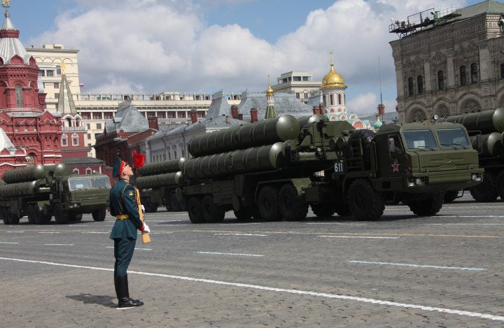El 9K720 Iskander (nombre en la OTAN SS-26 Stone), un sistema móvil de misiles balísticos de teatro de operaciones, se despliega durante el desfile del Día de la Victoria en la Plaza Roja de Moscú. (Fuente: Konstantin Zavrazhin via Getty Images) El 9K720 Iskander (nombre en la OTAN SS-26 Stone), un sistema móvil de misiles balísticos de teatro de operaciones, se despliega durante el desfile del Día de la Victoria en la Plaza Roja de Moscú. (Fuente: Konstantin Zavrazhin via Getty Images)