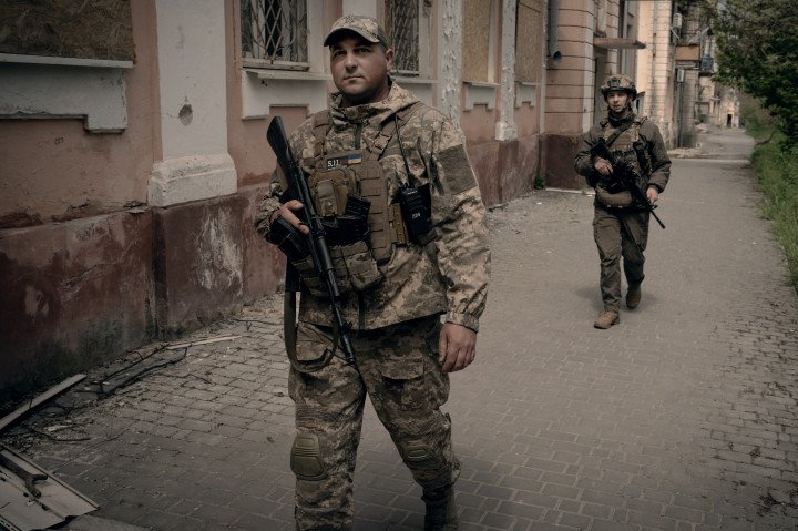 The 34th Marines patrol the kill zone of Kherson. Kherson, Ukraine, May 2026. Photo: Joshua Olley / UNITED24 Media.