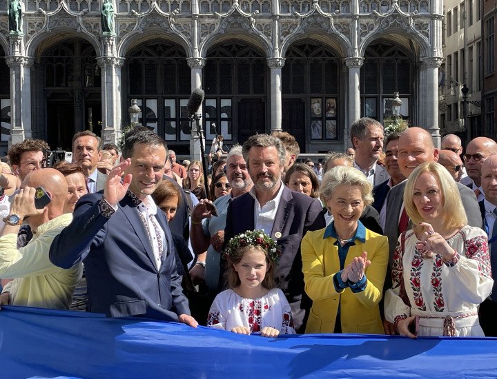 President of the European Commission Ursula von der Leyen (2nd R) attends an event to mark Independence Day of Ukraine as people unfurled a 30-meter flag of Ukraine in the Grand Place of Brussels, Belgium on August 24, 2022. (Photo by Omer Tugrul Cam/Anadolu Agency via Getty Images)