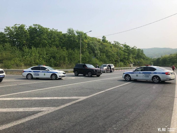 Closed due to explosions highway near Desantnaya Bay in Vladivostok. (Source: open source) Closed due to explosions highway near Desantnaya Bay in Vladivostok. (Source: open source)