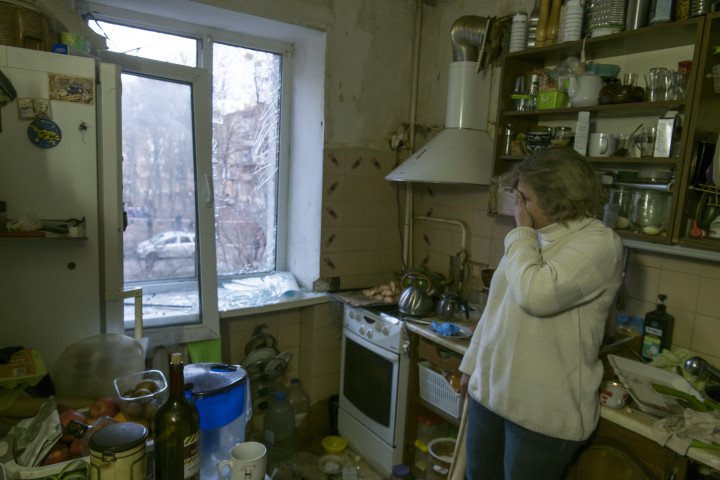 A woman cries inside her apartment, looking at the damage from a Russian strike in Kyiv on New Years Eve. (Source: Getty Images) | © https://www.haascnc.com/ A woman cries inside her apartment, looking at the damage from a Russian strike in Kyiv on New Years Eve. (Source: Getty Images) | © https://www.haascnc.com/