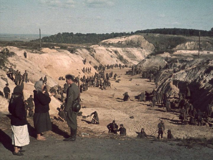 Soviet POWs being used by Germany to cover the mass grave at Babyn Yar, October 1, 1941. (Source: Wikipedia) Soviet POWs being used by Germany to cover the mass grave at Babyn Yar, October 1, 1941. (Source: Wikipedia)