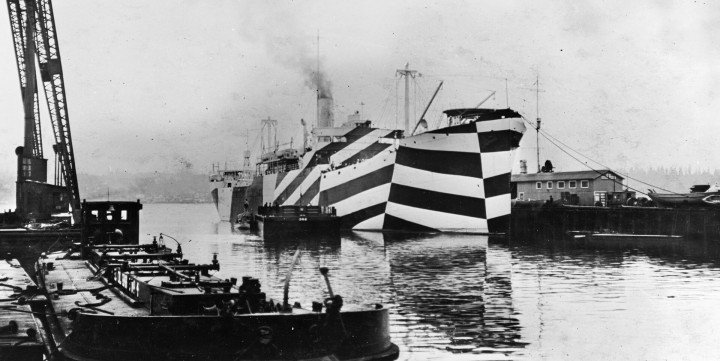 USS West Mahomet painted in World War I-era dazzle camouflage designed to distort the ship’s appearance and complicate visual identification. (Source: Warfare History Network)