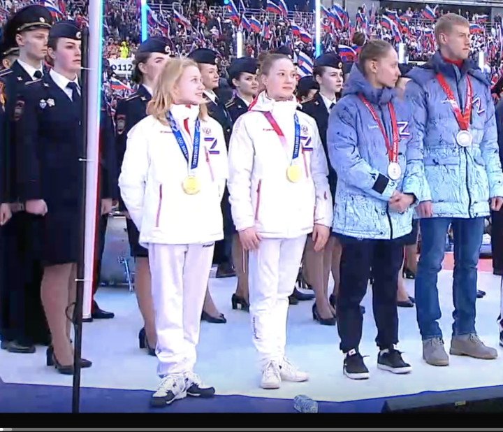 Russian gymnasts Vladislava Urazova and Viktoria Listunova attend a pro-war rally wearing jackets displaying the “Z” symbol associated with Russia’s invasion of Ukraine. (Photo: Open source)