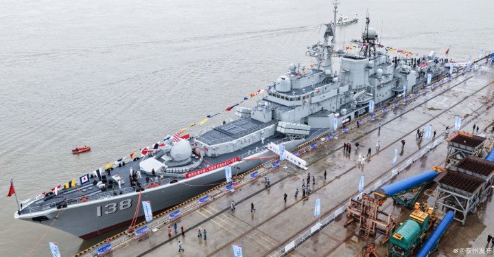 Photo 1: PLA Navy destroyer Taizhou (DDG-138), a modernized Soviet-designed Project 956E vessel, docked during a public display in China. (Source: Taizhou Fabu)