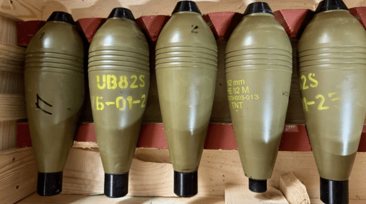 82-mm mortar rounds are pictured in a wooden crate. (Photo: open source)