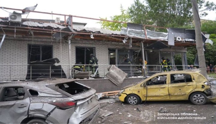 Aftermath of a Russian guided aerial bomb attack on Zaporizhzhia. (Source: Zaporizhzhia Regional Military Administration)
