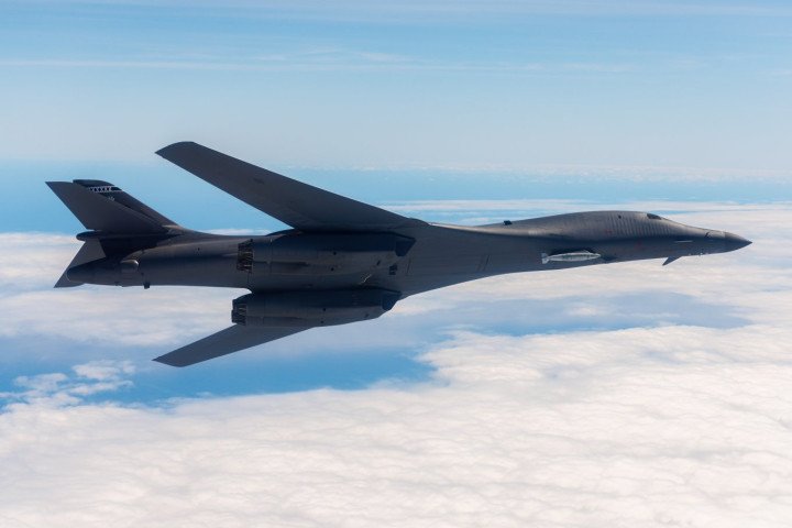 B-1B Lancer with LAM pylons mounted under its wings. Illustrative photo. (Photo: open source) B-1B Lancer with LAM pylons mounted under its wings. Illustrative photo. (Photo: open source)