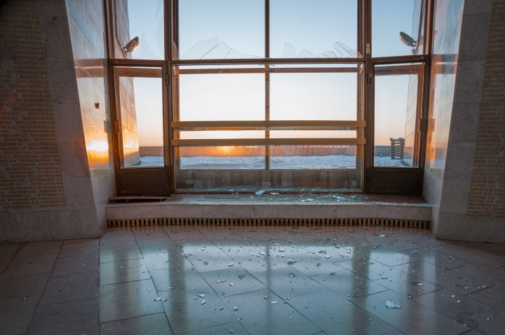 Sunlight filters through shattered windows inside the Hall of Glory at Kyiv’s World War II museum, damaged during a Russian attack on the memorial complex. (Photo: Tetiana Berezhna)