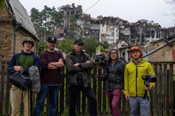 HumanΨUnity team in Ukraine. Photo: courtesy of Mark Fisher.