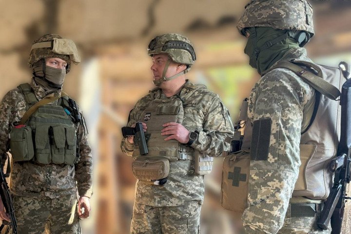 Commander Serhiy Nayev (center) with Ukrainian servicemen. (Source: Nayev’s Telegram channel) Commander Serhiy Nayev (center) with Ukrainian servicemen. (Source: Nayev’s Telegram channel)