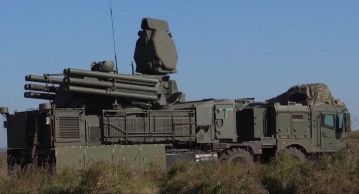 A Pantsir-S1M air defense system mounted on a Belarusian-made MZKT chassis during Russia’s Center-2026 exercises. (Source: Russian media)