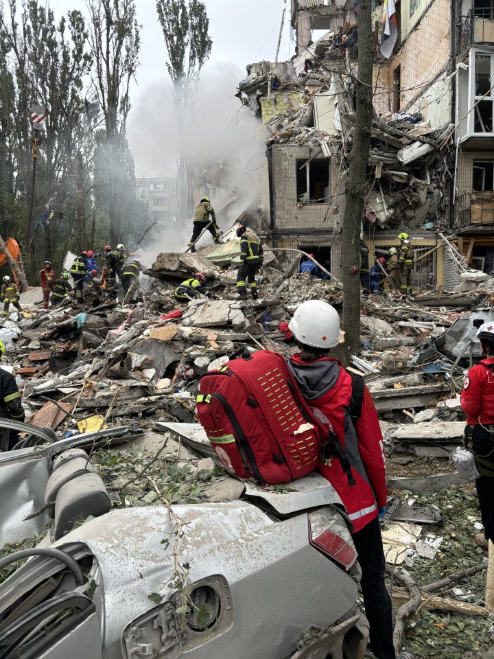 Ukrainian rescue workers search for survivors amidst the wreckage of a residential building hit by a Russian missile in Kyiv’s Svyatoshynskyi district, July 31, 2025 (Photograph by Joshua Olley/United 24 Media) Ukrainian rescue workers search for survivors amidst the wreckage of a residential building hit by a Russian missile in Kyiv’s Svyatoshynskyi district, July 31, 2025 (Photograph by Joshua Olley/United 24 Media)