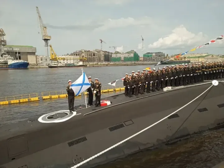 Crew of the Yakutsk stands in formation as the Russian Navy flag is raised during the vessel’s official handover to the Pacific Fleet. (Source: Russian media) Crew of the Yakutsk stands in formation as the Russian Navy flag is raised during the vessel’s official handover to the Pacific Fleet. (Source: Russian media)