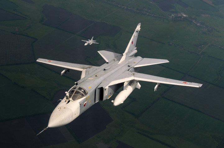 A Russian Su‑24M supersonic attack aircraft in flight. (Photo: Getty Images)