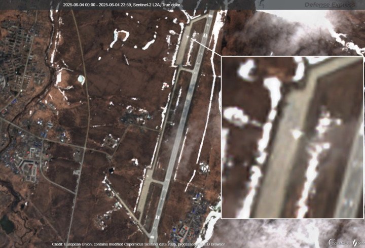 Satellite image from June 4, 2025, shows a Tu-160 strategic bomber on the runway at Anadyr Airbase in Russia’s Chukotka region. (Source: Copernicus Sentinel / Defense Express) Satellite image from June 4, 2025, shows a Tu-160 strategic bomber on the runway at Anadyr Airbase in Russia’s Chukotka region. (Source: Copernicus Sentinel / Defense Express)