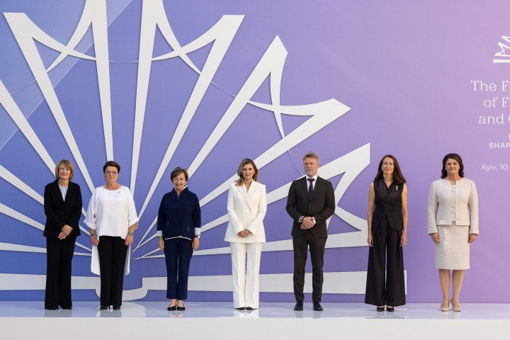 Participantes de la Quinta Cumbre de Primeras Damas y Caballeros en Kyiv, el 10 de septiembre de 2025. (Fuente: Anton Kulakowskiy)