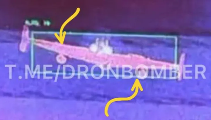 Thermal image of a Shahed-type drone with visible PTM-3 mine casings mounted under its wings. (Source: dronbomber / Telegram) Thermal image of a Shahed-type drone with visible PTM-3 mine casings mounted under its wings. (Source: dronbomber / Telegram)