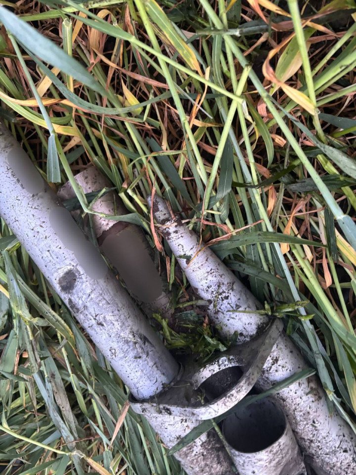 Fragments of a rocket launch system and unguided aircraft rockets reportedly mounted on a Ukrainian FP-1/FP-2 strike drone. (Source: Defense Express)