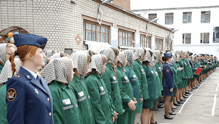 Women prisoners line up inside a Russian penal facility during a Russian Defense Ministry recruitment drive for contract military service. (Photo: open source) Women prisoners line up inside a Russian penal facility during a Russian Defense Ministry recruitment drive for contract military service. (Photo: open source)