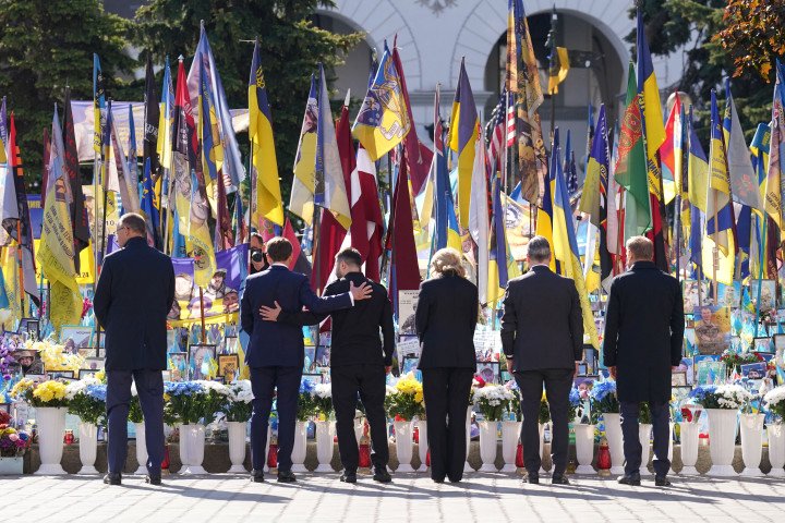 Leaders of Poland, UK, France and Germany, along with Ukraine’s President Volodymyr Zelensky and Olena Zelenska pay their respects to the victims of war at the Memorial for the Fallen at the Independence Square in Kyiv, May 10, 2025. (Source: Getty Images) Leaders of Poland, UK, France and Germany, along with Ukraine’s President Volodymyr Zelensky and Olena Zelenska pay their respects to the victims of war at the Memorial for the Fallen at the Independence Square in Kyiv, May 10, 2025. (Source: Getty Images)