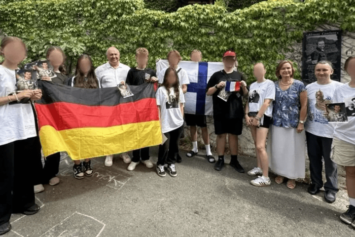 Children with German, Finnish and French flags at the "Artek" children's camp in occupied Crimea. (Source: "Artek") Children with German, Finnish and French flags at the "Artek" children's camp in occupied Crimea. (Source: "Artek")