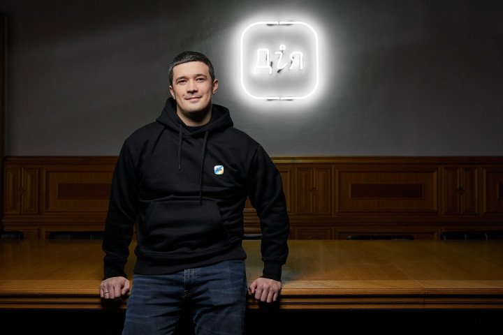 Mykhailo Fedorov, Viceprimer Ministro y Ministro de Transformación Digital de Ucrania. Desde el principio de la guerra, Ucrania ha usado tecnología avanzada para identificar los caídos en el campo de batalla. (Fuente: Reuters)