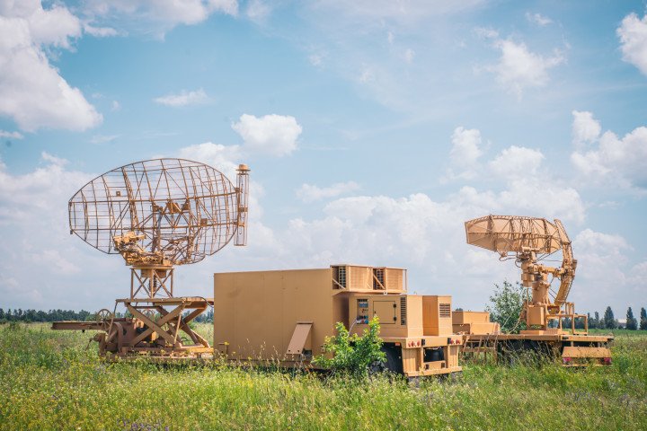 RSP-10 mobile radar station deployed in an open field. (Photo: Russian media) RSP-10 mobile radar station deployed in an open field. (Photo: Russian media)