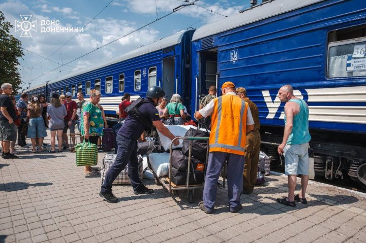 Evacuation from Pokrovsk Region. Photo: National Police Evacuation from Pokrovsk Region. Photo: National Police