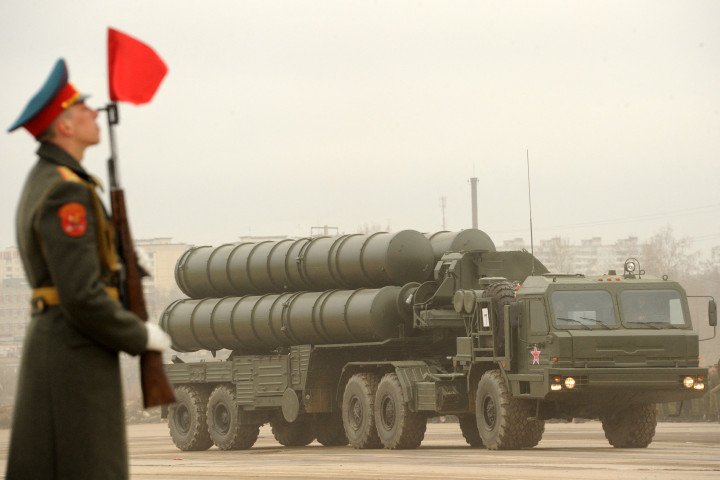Russian S-300 PMU2 Favorit air defense system during Victory Day parade rehearsal near Moscow, April 18, 2012. (Source: Getty Images)
