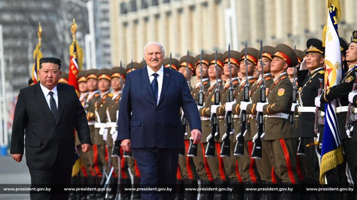 Alexander Lukashenko and Kim Jong Un inspect an honor guard during an official reception in Pyongyang. (Source: press service of the Belarusian leader) Alexander Lukashenko and Kim Jong Un inspect an honor guard during an official reception in Pyongyang. (Source: press service of the Belarusian leader)
