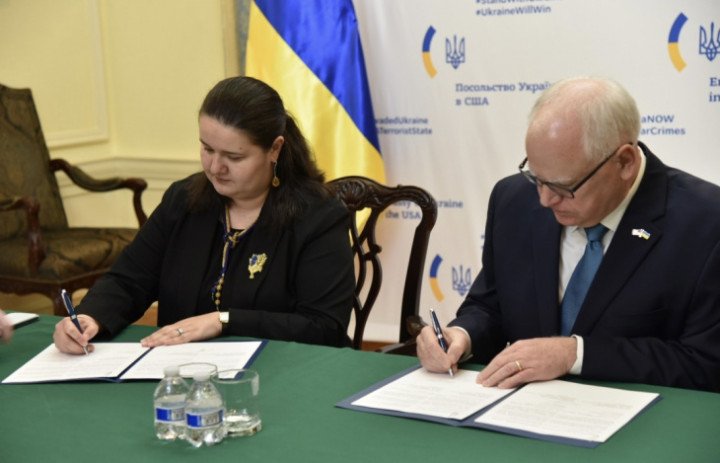 Ukrainian Ambassador to the US, Oksana Markarova, signs a Memorandum of Understanding between the state of Minnesota and Ukraine’s Chernihiv Region together with Minnesota Governor Tim Walz, who is running for Vice President of the United States on Kamala Harris’s ticket. Source: Embassy of Ukraine in the United States of America Ukrainian Ambassador to the US, Oksana Markarova, signs a Memorandum of Understanding between the state of Minnesota and Ukraine’s Chernihiv Region together with Minnesota Governor Tim Walz, who is running for Vice President of the United States on Kamala Harris’s ticket. Source: Embassy of Ukraine in the United States of America
