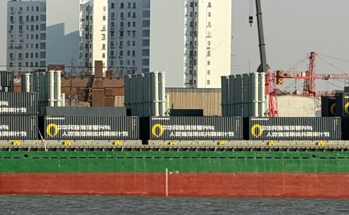 Missile launchers concealed inside standard maritime shipping containers. (Source: Militarnyi) Missile launchers concealed inside standard maritime shipping containers. (Source: Militarnyi)