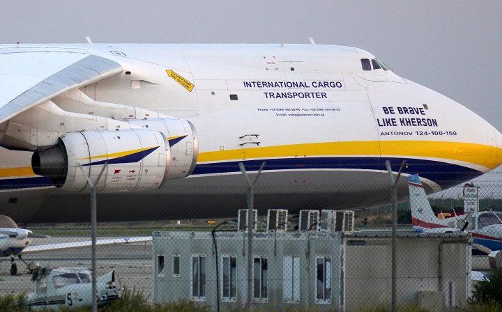 A Ukrainian Antonov An-124 cargo aircraft bearing the slogan “Be Brave Like Kherson” at Larnaca International Airport in Cyprus, September 2022. (Source: Getty Images) A Ukrainian Antonov An-124 cargo aircraft bearing the slogan “Be Brave Like Kherson” at Larnaca International Airport in Cyprus, September 2022. (Source: Getty Images)