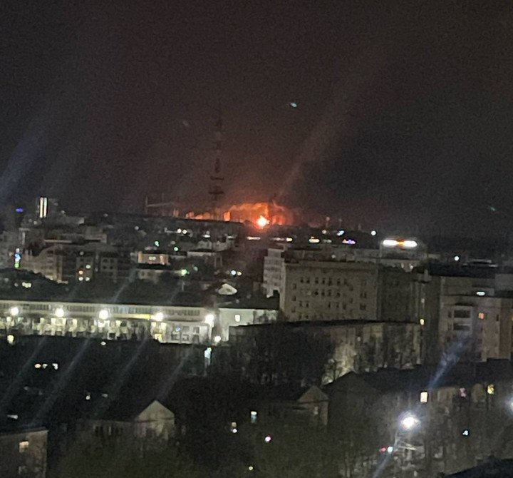 Large-scale fire burns at an oil refinery in Yaroslavl after a series of explosions reported overnight, April 26, 2026. (Source: Exilenova+)