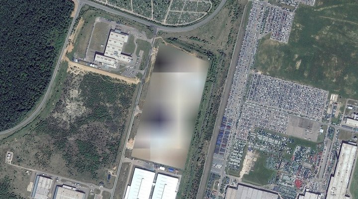 Satellite image showing a blurred facility reportedly housing a Yandex Cloud data center in Russia. Yandex has concealed all four of its data centers on its mapping service, according to Verstka. (Source: Yandex Maps via Verstka)