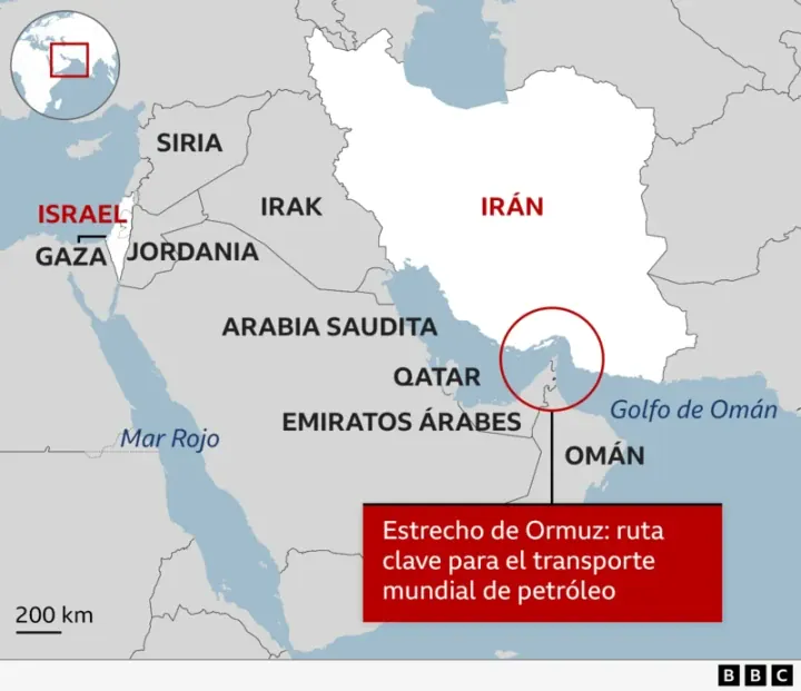 Un mapa que muestra el estratégico Estrecho de Ormuz, el enfoque de la crisis actual en el Medio Oriente. (Fuente: BBC News)