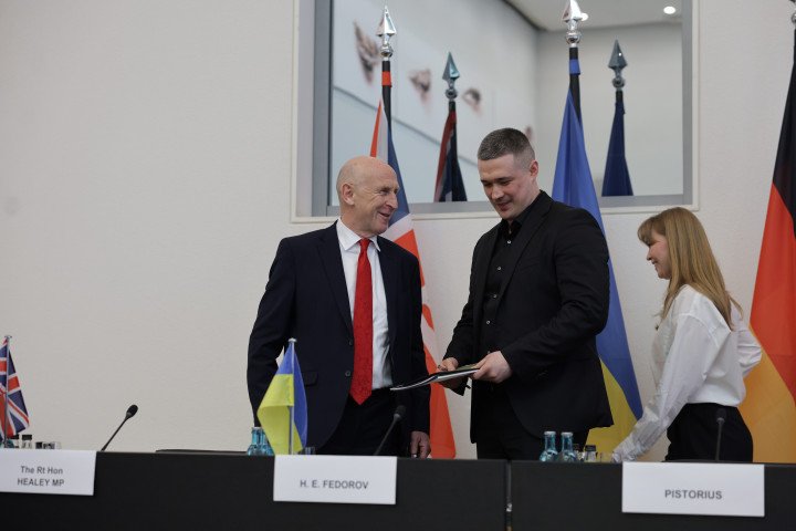 Ukrainian Defense Minister Mykhailo Fedorov and British Defense Secretary John Healey during the Ramstein meeting. (Source: Ukrainian Ministry of Defense)