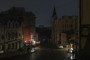 A street in Kyiv’s historic district experiences a blackout due to Russia’s continued attacks on Ukraine’s energy infrastructure in Kyiv, Ukraine, on November 30, 2025. (Source: Getty Images)