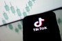 Logotipo de TikTok en la pantalla de un teléfono inteligente, que ilustra el papel de la plataforma en las campañas de reclutamiento en línea. (Fuente: Getty Images)