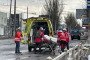Medics load a stretcher with a dead civilian on into an ambulance on February 21, 2023 in Kherson, Ukraine. Illustrative photo. (Source: Getty Images)