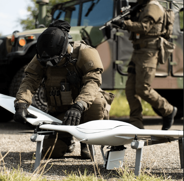 Preparación del dron aéreo. (Fuente: Alpine Eagle) Preparación del dron aéreo. (Fuente: Alpine Eagle)
